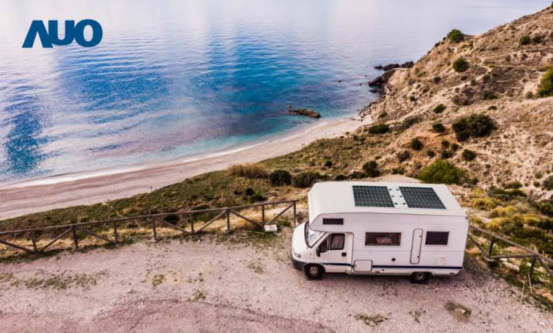 「可撓輕量化太陽光電板SunCurva」使用輕量特殊耐候型複合板取代傳統太陽能板的玻璃前板，不僅降低70%重量，每米平方僅3Kg；具有抗衝擊性能及通過電磁相容性測試，可應用於交通運輸工具，如露營車、遊艇等